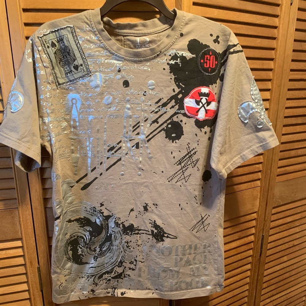 DMax Khaki Tee Shirt with Appliqués & Graphics